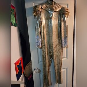 Golden Armor Wonder Women Costume, Size Medium